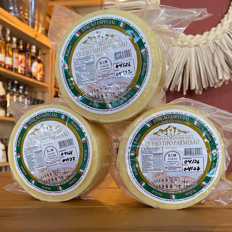 Queijos tipo parmesão kit 3 unidades 1,5kg