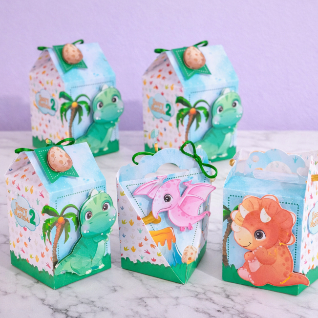 PEGUE E MONTE|Kit Festa Personalizado| DINO BABY | Caixinhas Lembrancinha para Aniversário - SEMIMONTADAS