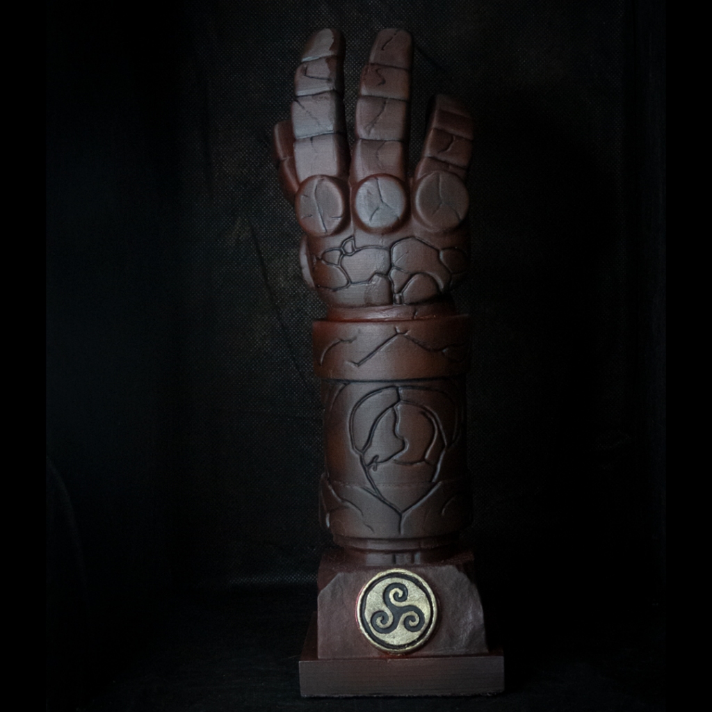 Releitura Braço HellBoy Impressão 3D (filamento) alta qualidade.