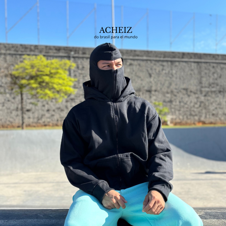 CASACO DE MOLETOM COM ZIPER E BALACLAVA INTEGRADA — imagem 2 de 2