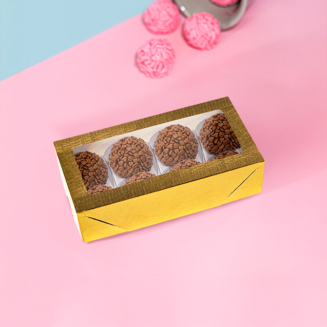 10~50 CAIXA LAMINADA C/ VISOR (08 DOCES) 4x16x8 cm OURO 4670 (CHOCO) · foto 2