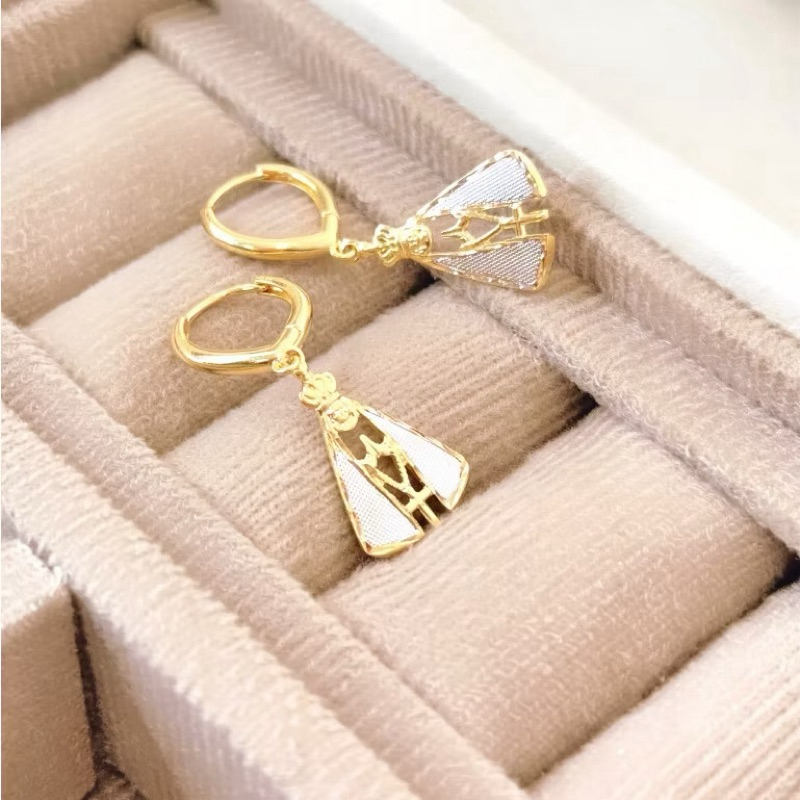 Brinco Feminino Nossa Senhora Aparecida Folheado a Ouro 18k Hipoalergênico