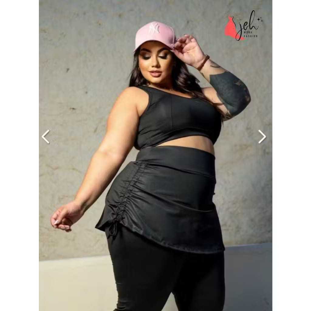 Conjunto Fitness Plus Size Suplex Premium – Calça Legging com Saia Tapa-Bumbum Repuxada e Top Cropped Alça Larga