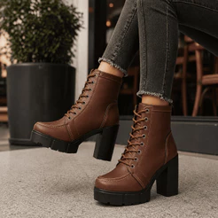 Bota Feminina Coturno Tratorada Salto Alto Confortável