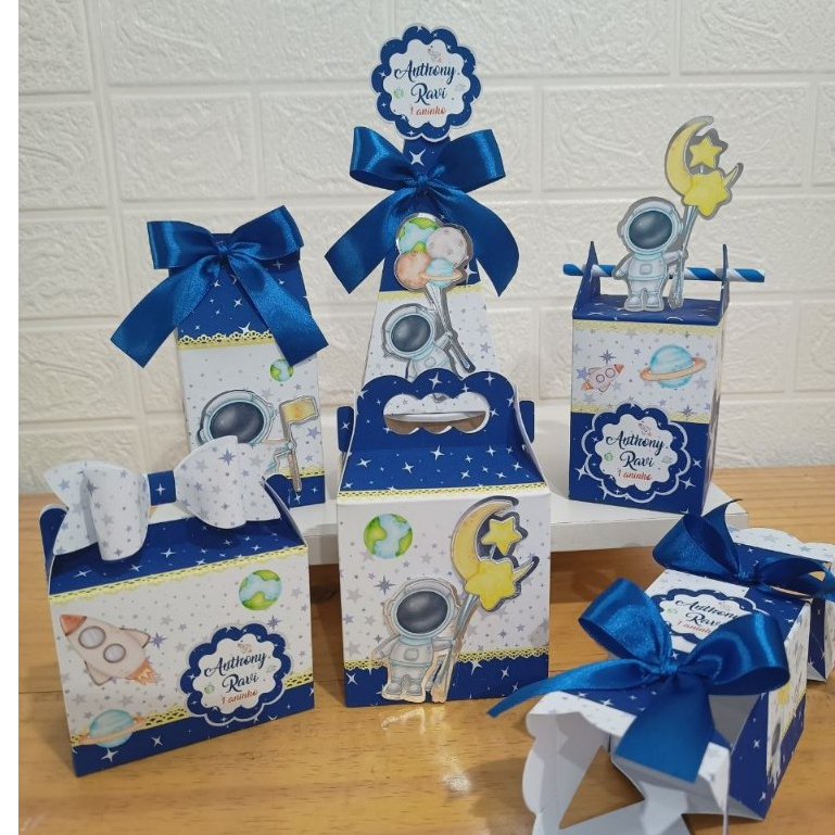 kit festa personalizados lembrançinhas tema ASTRONAUTA COM APLIQUE3D PRATA festa infantil  ASTRONAUTA 3D PRATA