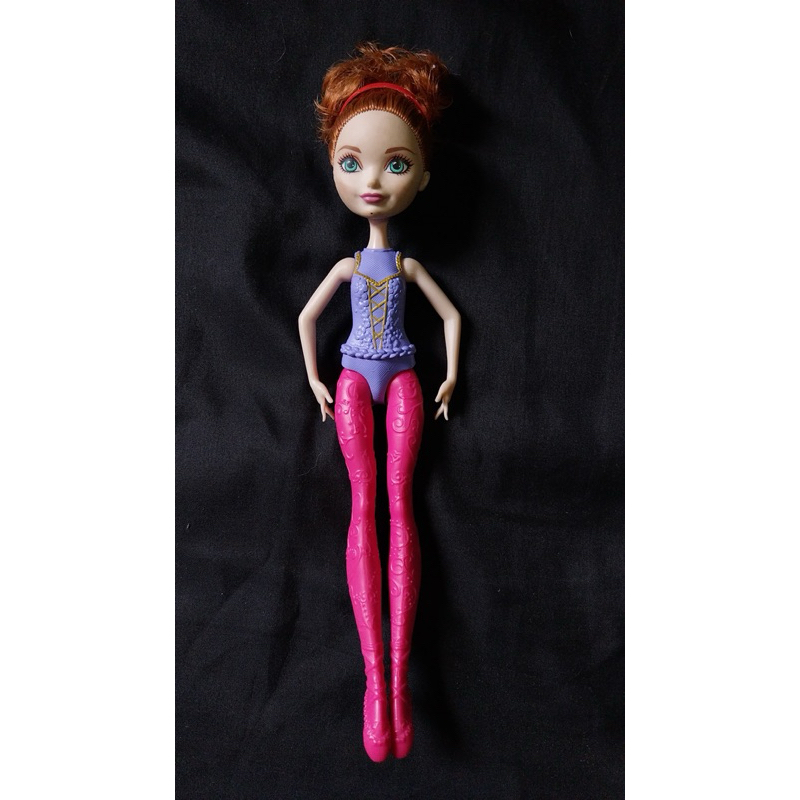 Boneca Ever After High Usada