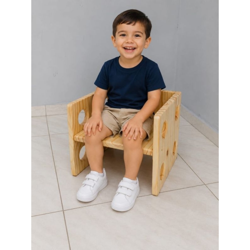 Poltrona Infantil Pequena em Madeira  Ideal para Quarto, Escola e Creche