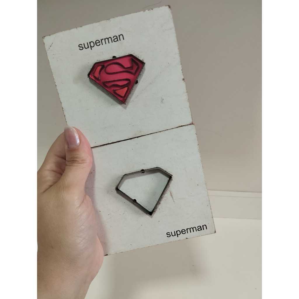 FACA DE CORTE E VINCO LOGO SUPER MAN