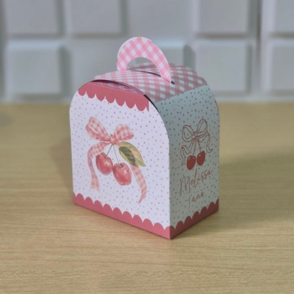 Lembrancinha personalizada cerejinha/ Caixinha personalizada cerejinha maletinha