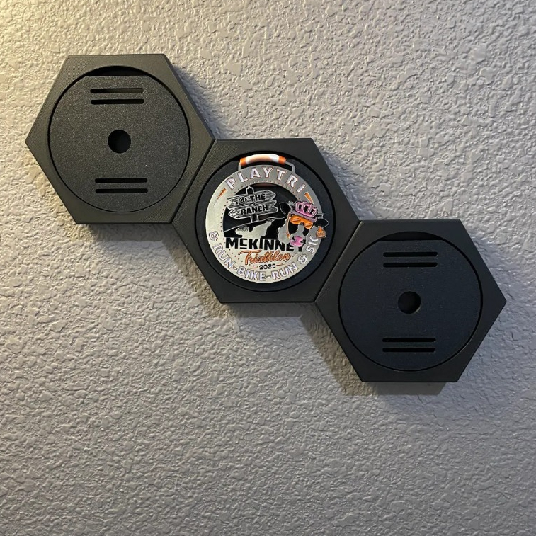 Expositor de Medalhas Modular Hexagonal Magnetico Suporte Porta Medalha Parede Corrida Maratona Triathlon