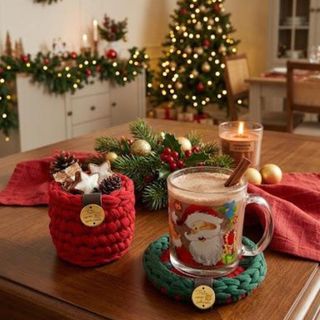 Kit Magia de Natal Fio de Malha Exclusivo e Artesanal – Caneca+Descanso Xícara+Cachepô | Presente Natalino Feito à Mão