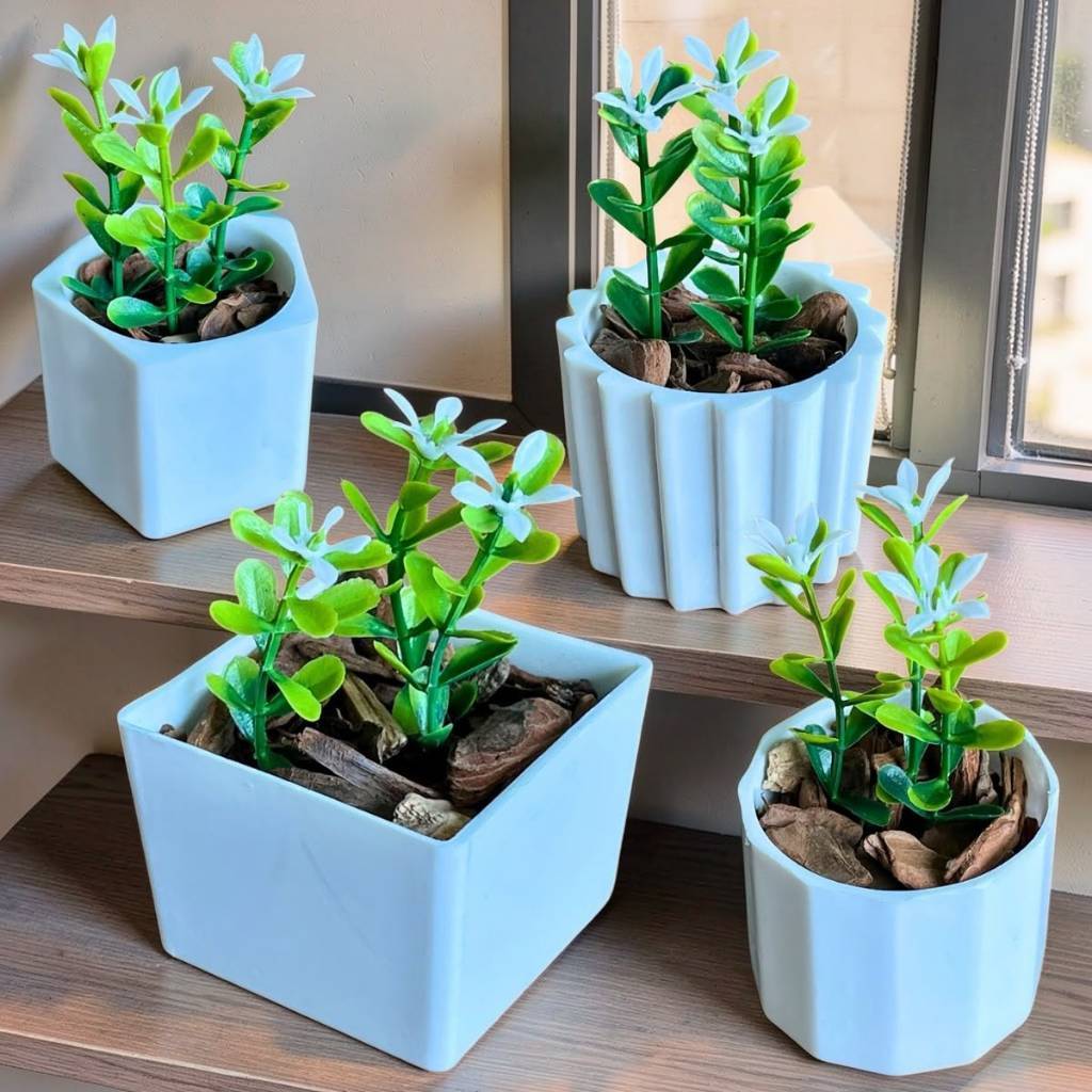 Kit 4 Mini Vasinhos Com Planta Artificiais Decoração De Casas Escritórios