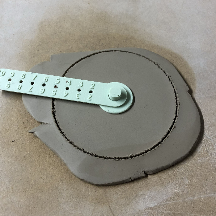 Medidor Circular Ajustável – Para Argila, Cerâmica e Massas em Oferta na Shopee