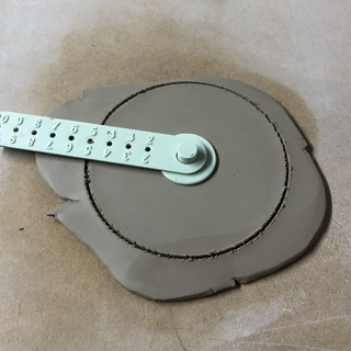 Medidor Circular Ajustável – Para Argila, Cerâmica e Massas em Oferta na Shopee