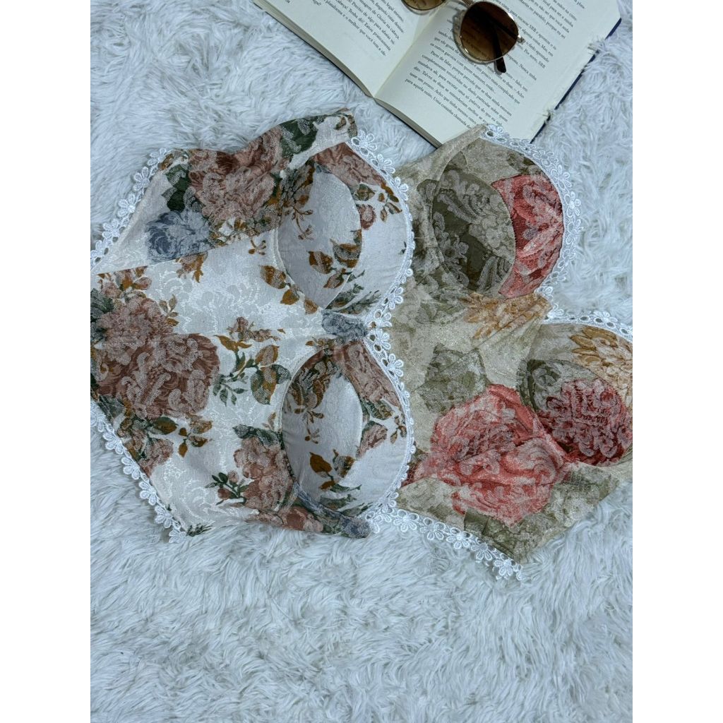 Cropped Feminino Floral com Bojo e Renda Top Tomara que Caia Estilo Vintage, Corpete Elegante Modelador, Moda Blogueir