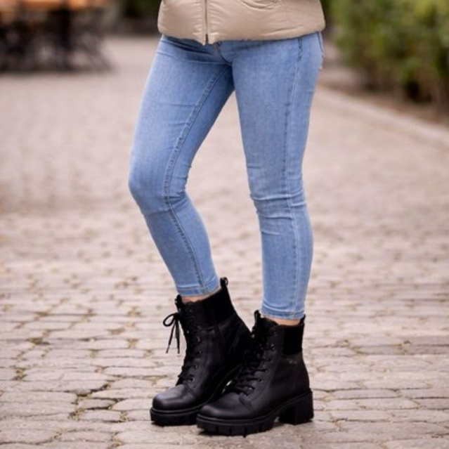 Bota Feminina Moleca Coturno Elástico Salto Tratorado Médio