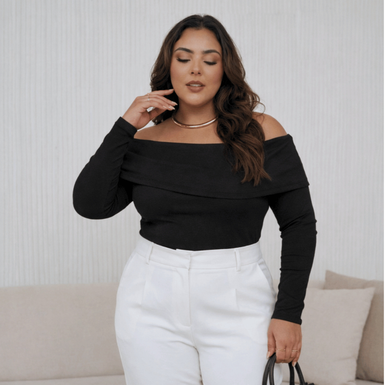 Blusa Ombro a Ombro Manga Longa Plus Size Feminina Elegante Estilosa Tecido Premium Canelado GG ao G2 Confortável Casual
