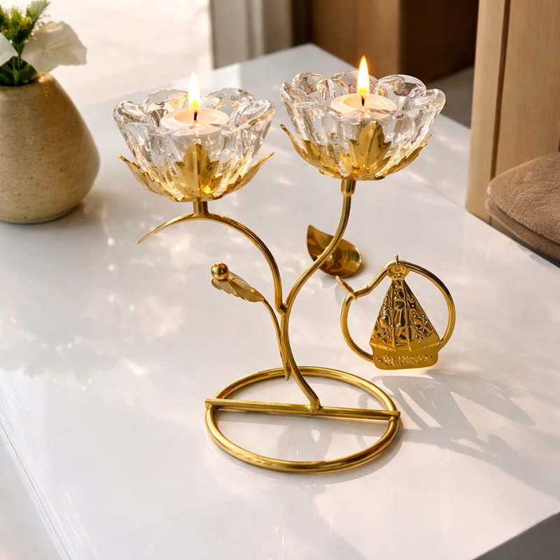 Castiçal Nossa Senhora Aparecida Flor 20 cm Dourado com Vela em Metal Enfeite Porta Vela Decorativo