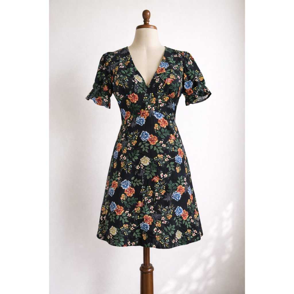 Vestido Preto Floral Estilo Antix/Farm Costas Nua Vintage