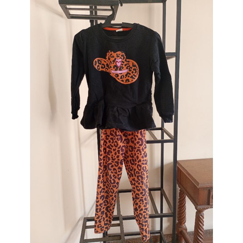 conjunto infantil de oncinha moletom + calça tamanho 10 USADO
