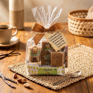 KIT SACOLINHA COM 5 DOCES CASEIROS: BANANINHA, FONDANT DE LEITE, PAÇOCA ROLHA, PAÇOCA 90G E PÉ DE MOÇA DE AMENDOIM em Oferta na Shopee