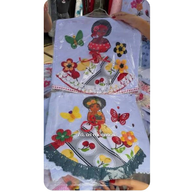 Pano de prato Boneca Camponesa Ibitinga Borbado a Mão