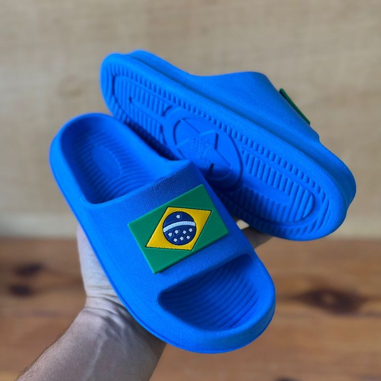 Chinelo Nuvem Infantil Copa Brasil Unissex Antiderrapante Leve Macio Confortável Slide Impermeável