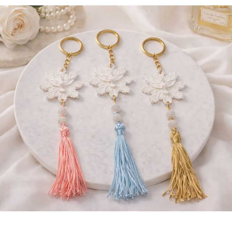 Lembrancinha Maternidade e Batizado - Chaveiro Espírito Santo com Tassel e Caixa Luxo Personalizada