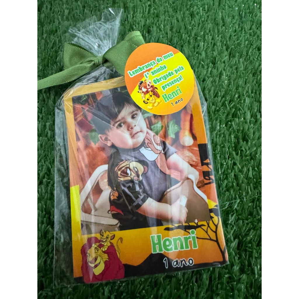 Foto c/ imã Personalizada +Tag +Laço 9x7cm Lembrancinha Festa Infantil (QUALQUER TEMA)