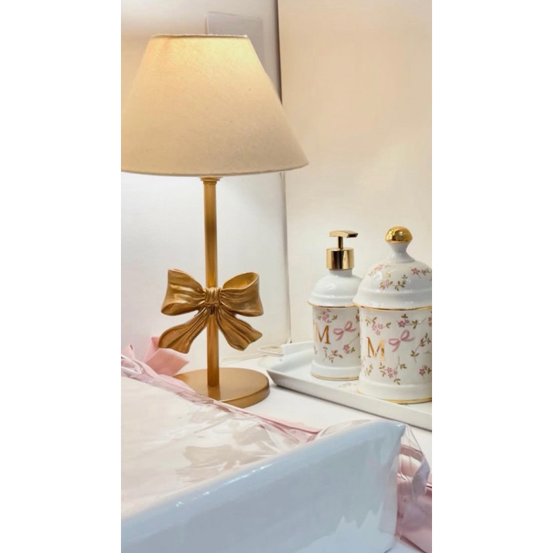 Abajur Laço Dourado Cúpula Bege