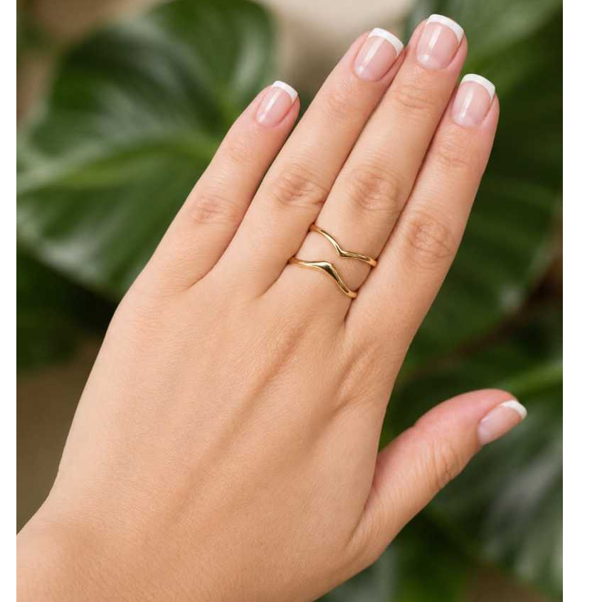 Anel Feminino V Ajustável Aço Inoxidável 316L Antialérgico Minimalista Não Escurece Super Resistente a Mancha Dourado