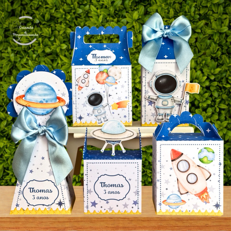 KIT FESTA 50 PEÇAS- Kit Caixinhas Personalizadas  ASTRONAUTA MENINO| Com nome | Pegue e Monte | Lembrancinhas |Luxo baby