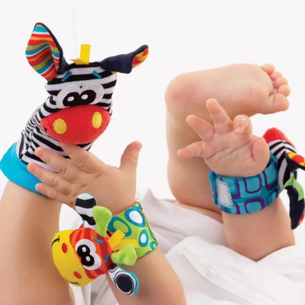 Kit Sozzy Chocalho Bebê Pulseira e Meia 4 Peças Estímulo Sensorial