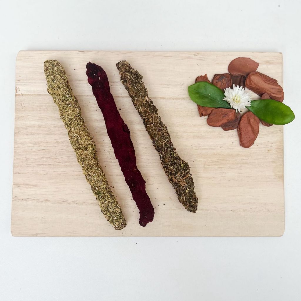 Sticks de feno - Petisco para coelhos e roedores