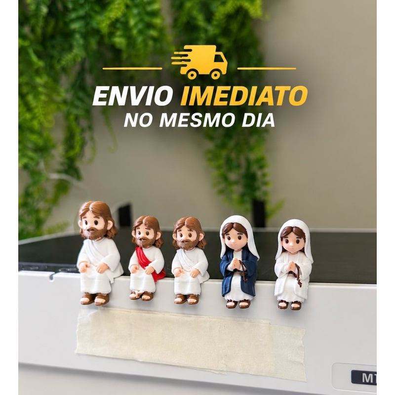 Mini Jesus ou Mini Maria Sentado 4cm e 5cm Decorativo em Impressão 3D Para Mesa Monitor Prateleira Nicho e Carro
