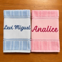 Toalha de boca/mão personalizada bordada com nome diversas cores disponíveis 30x45cm