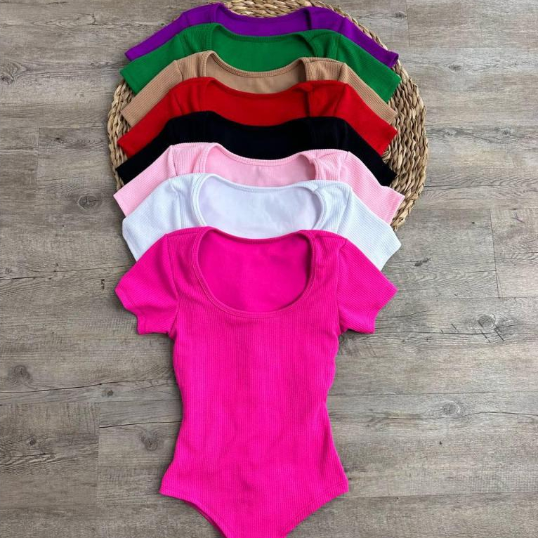 KIT 3 Body Feminino Manga Curta Canelado Gola Redonda com Decote Bory Blogueira Básico Elegante