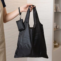 Sacola Dobrável de Poliéster Preta 58x38cm Lyor Bolsa de Compras Reutilizável Compacta Portátil para Viagem Utilidade