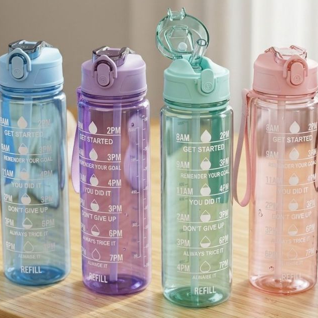 Squeeze Esportiva 700ml Com Marcador de Horário e Canudo Silicone – Garrafa Transparente Leve com Alça em Oferta na Shopee