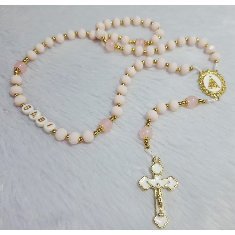 Terço Personalizado em Cristais – Tons Rose com Nome (Ex: Gabi) - N.Sra.Aparecida