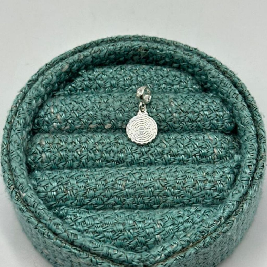 Berloque prata 925 oração pai nosso 12mm x 12mm · foto 2