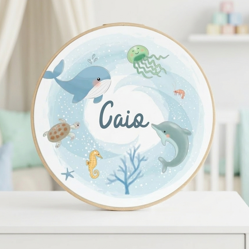 Porta Maternidade Fundo do Mar Menino Bastidor Redondo 30cm Nome Personalizado Quadro Bastidor Quarto Bebê