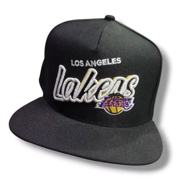 boné cap Lakers / EDIÇÃO ESPECIAL retrô anos 90/todo bordado/snapback esportivo / aba reta/ lateral personalizada