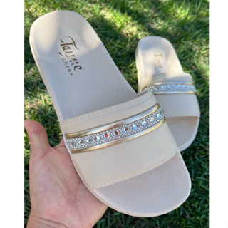 Sandália Chinelo Slide Feminino Lançamento e Tendencia com Pedraria Leve e Elegante Envio Super Rápido em Oferta na Shopee