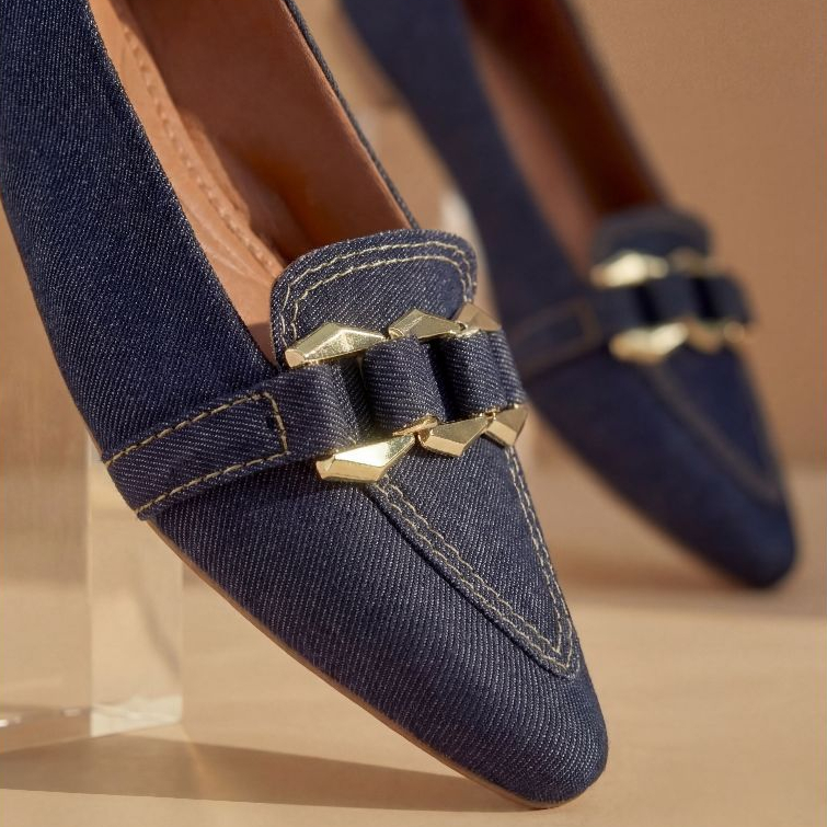 Sapatilha Feminina Bico Fino Jeans Enfeite Ouro | Talita -charmosa, leve, moderna, fashion