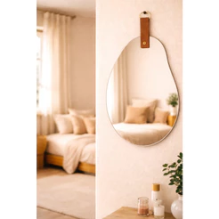 Espelho Lapidado Orgânico Decorativo com Alça de Couro 20x30cm – Design Moderno