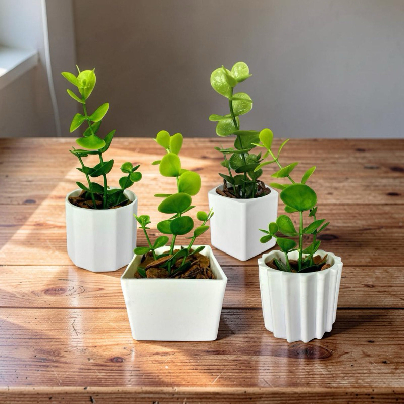 Kit 4 Vasinhos Cachepot Com Planta Artificial