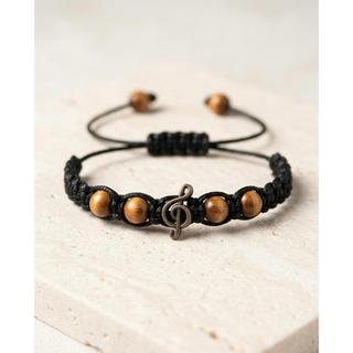 Pulseira Musical Clave de Sol Macramê Artesanal – Ajustável Unissex – Estilo Músico