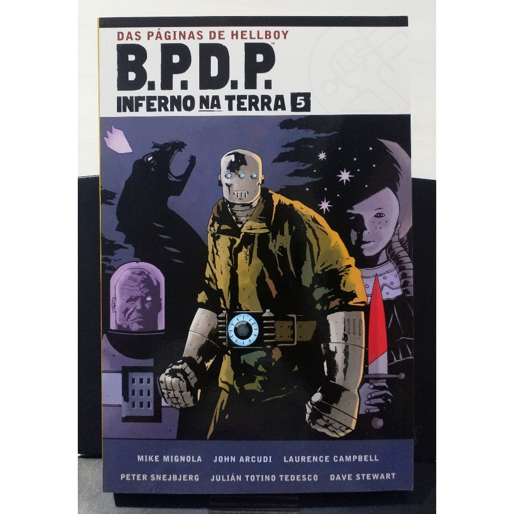 Das Páginas de Hellboy B.P.D.P. Inferno na Terra - Omnibus - nº 5 - Mike Mignola
