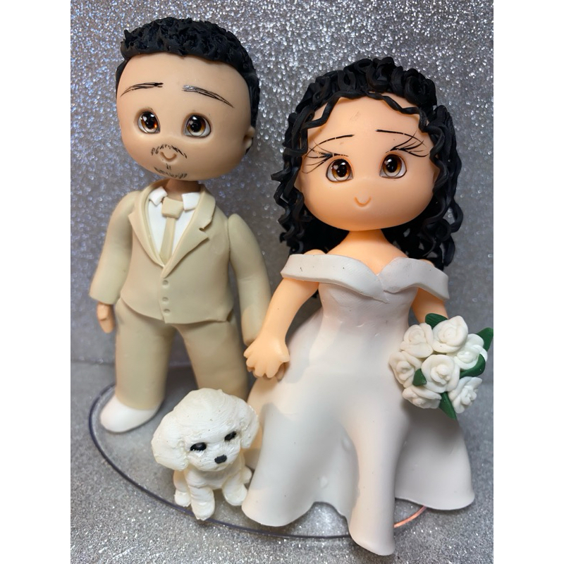 Topo de Bolo Noivinhos Personalizados em Biscuit com Pet | Casamento | Feito à Mão — imagem 2 de 2